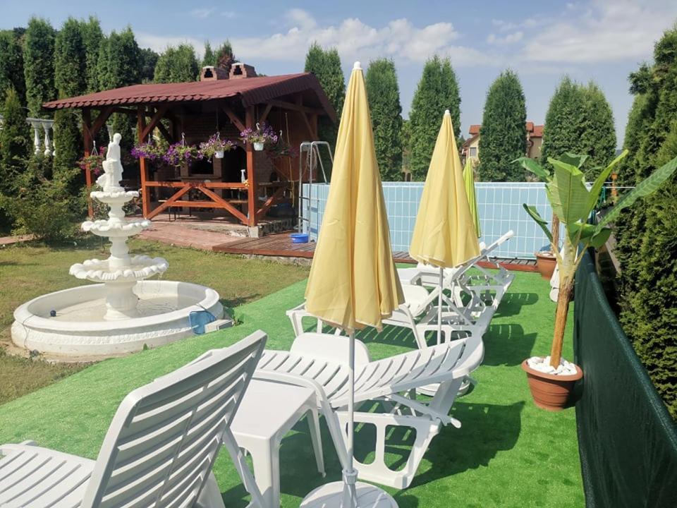 Stars Livezeni Hotel Ivanesti Екстериор снимка
