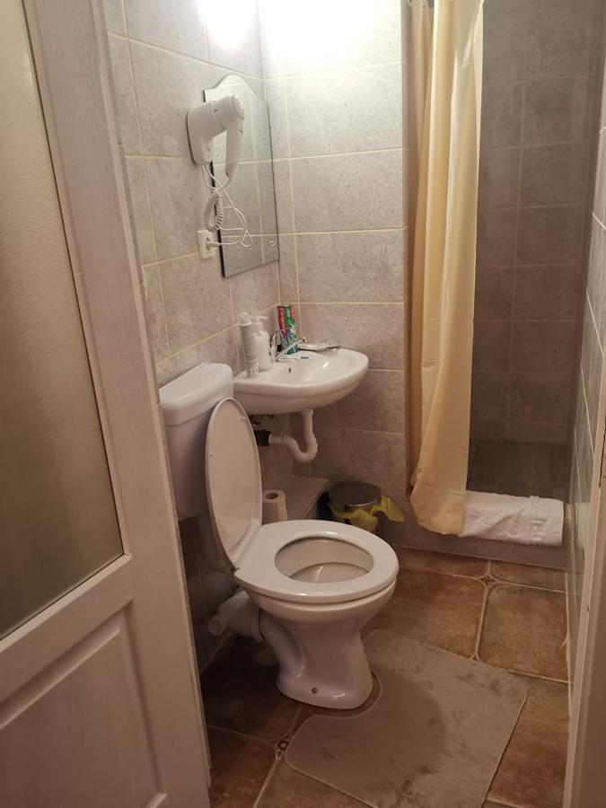 Stars Livezeni Hotel Ivanesti Екстериор снимка