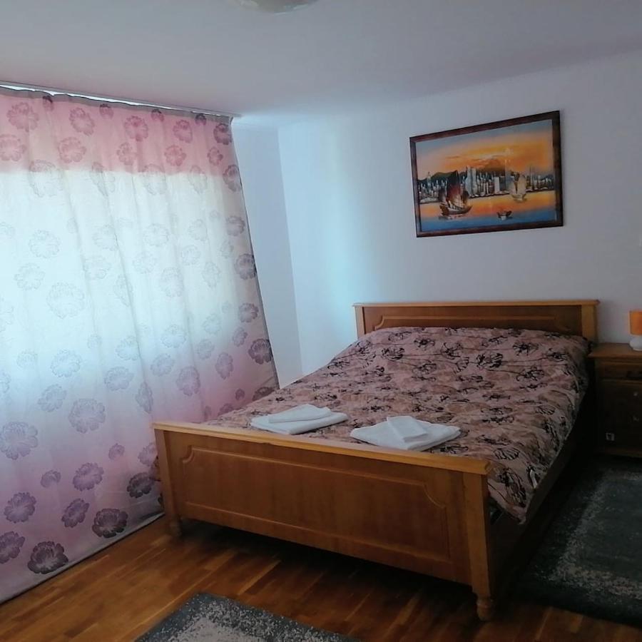 Stars Livezeni Hotel Ivanesti Екстериор снимка