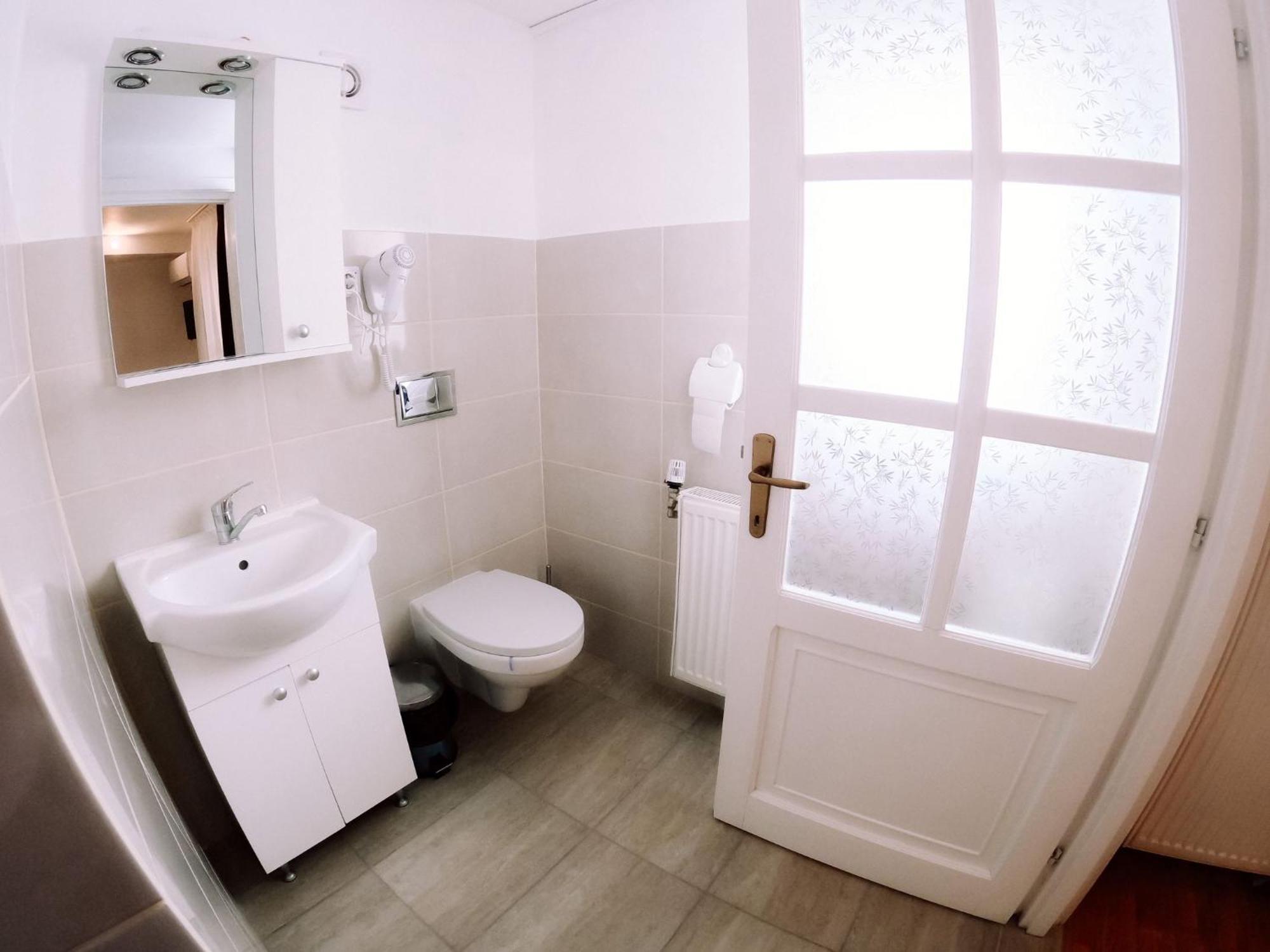 Stars Livezeni Hotel Ivanesti Екстериор снимка