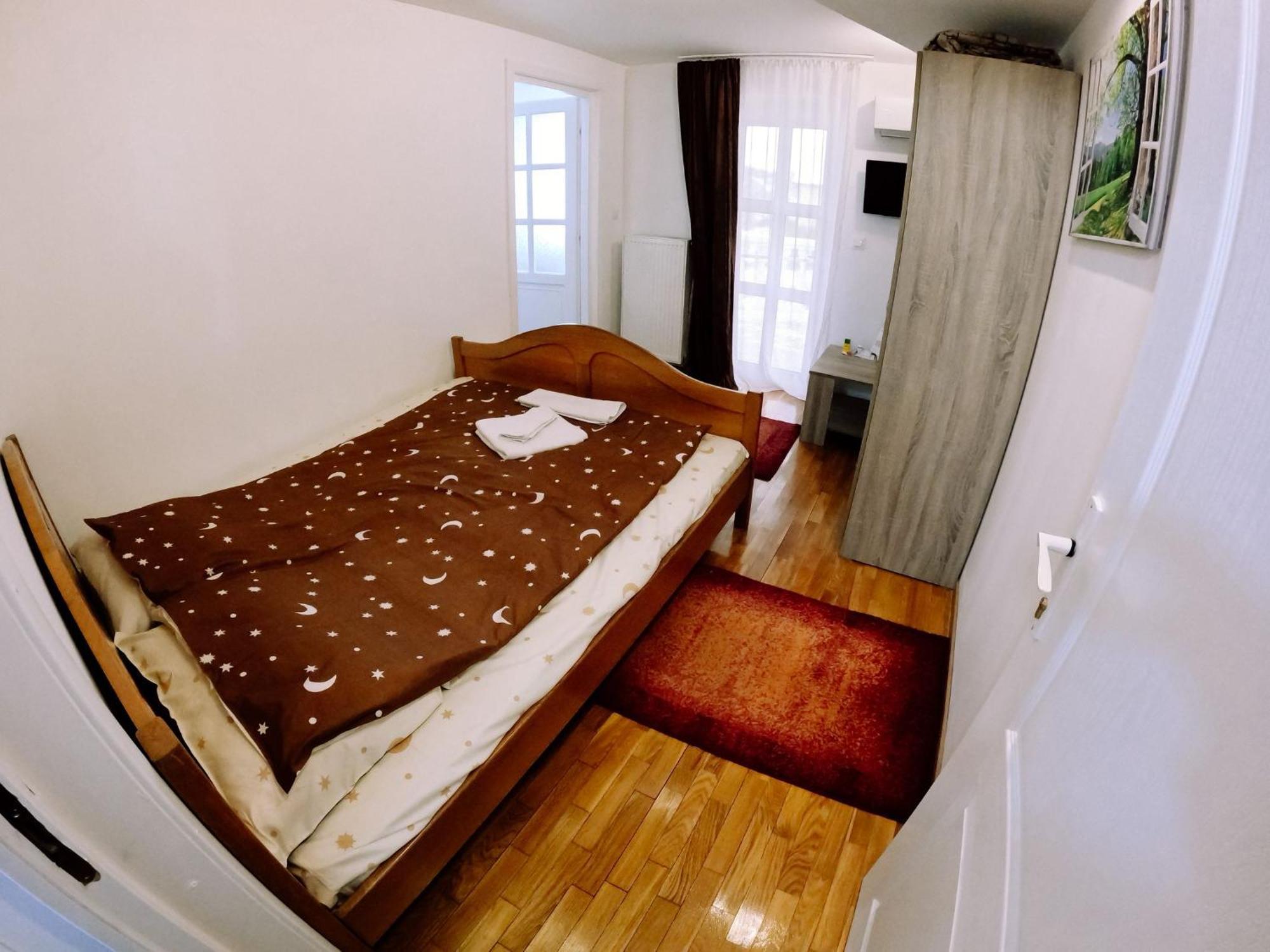 Stars Livezeni Hotel Ivanesti Екстериор снимка